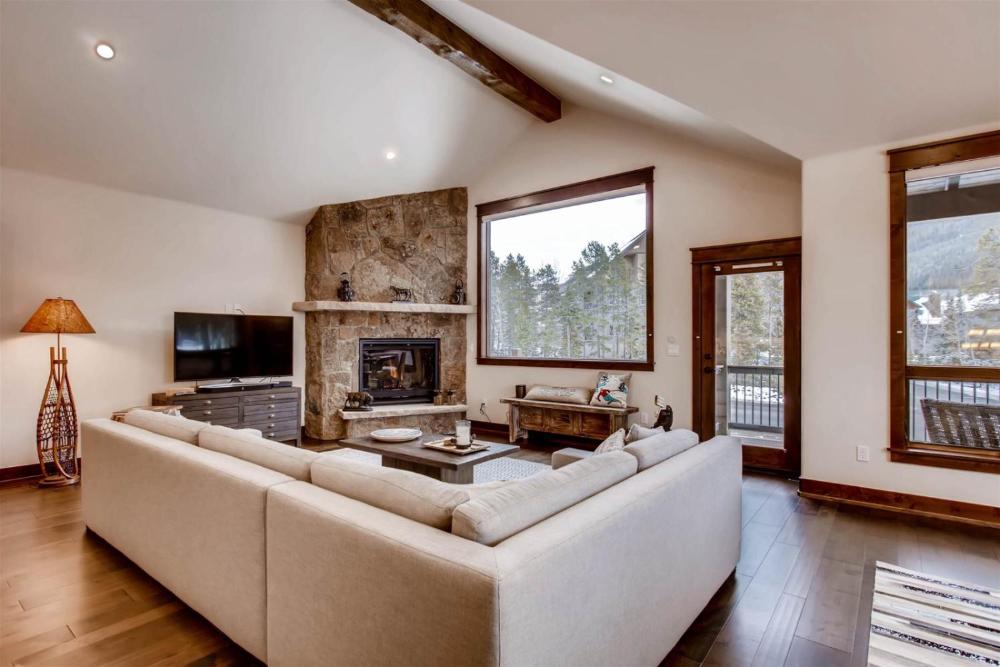 Spacious 3 Bedroom Townhome In River Run Village Within Walking Distance To Gondola And Restaurants